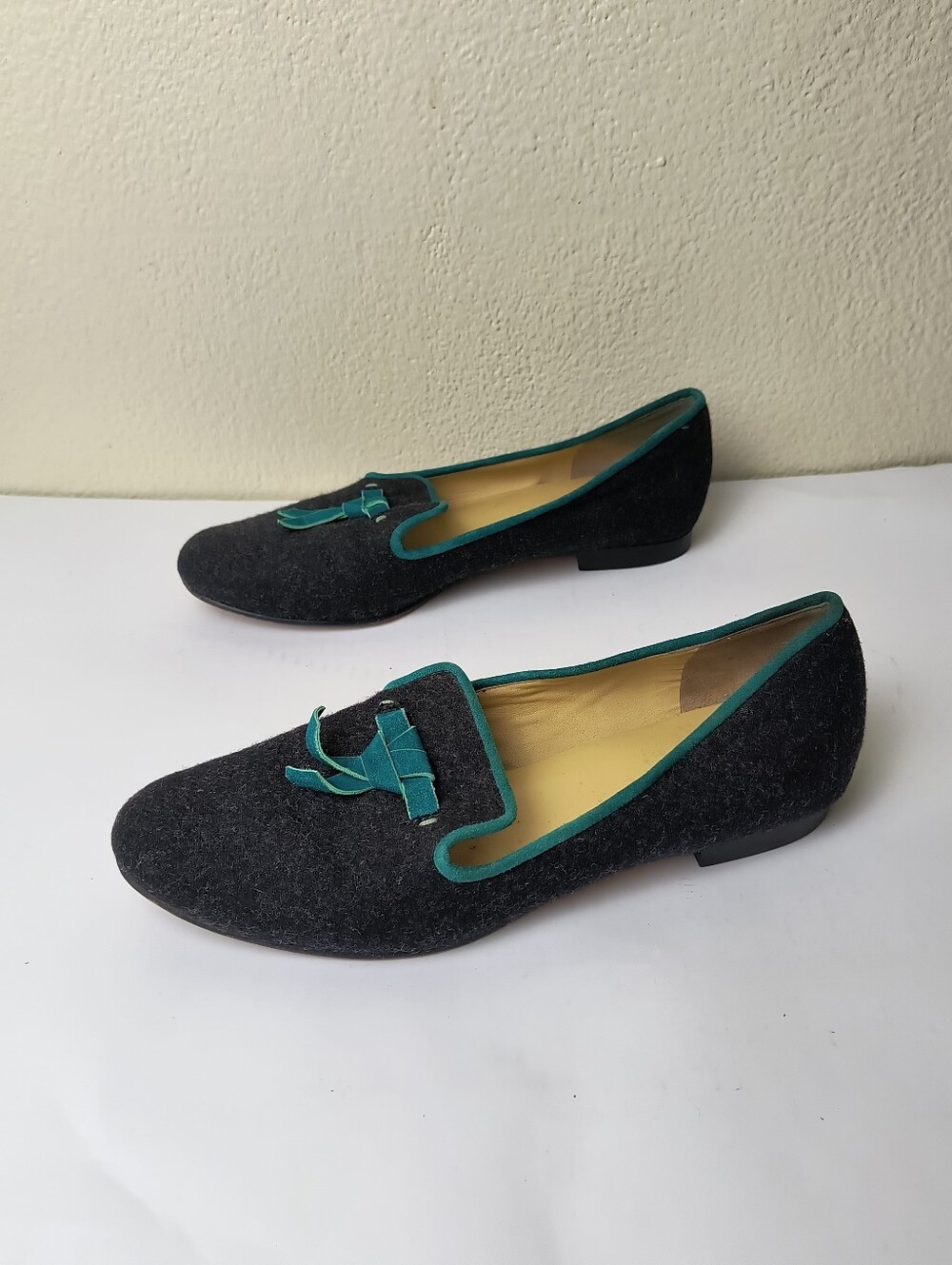 Cole Haan Sabrina 9B Wool Charcoal Grey Felt Loafers with Teal Trim